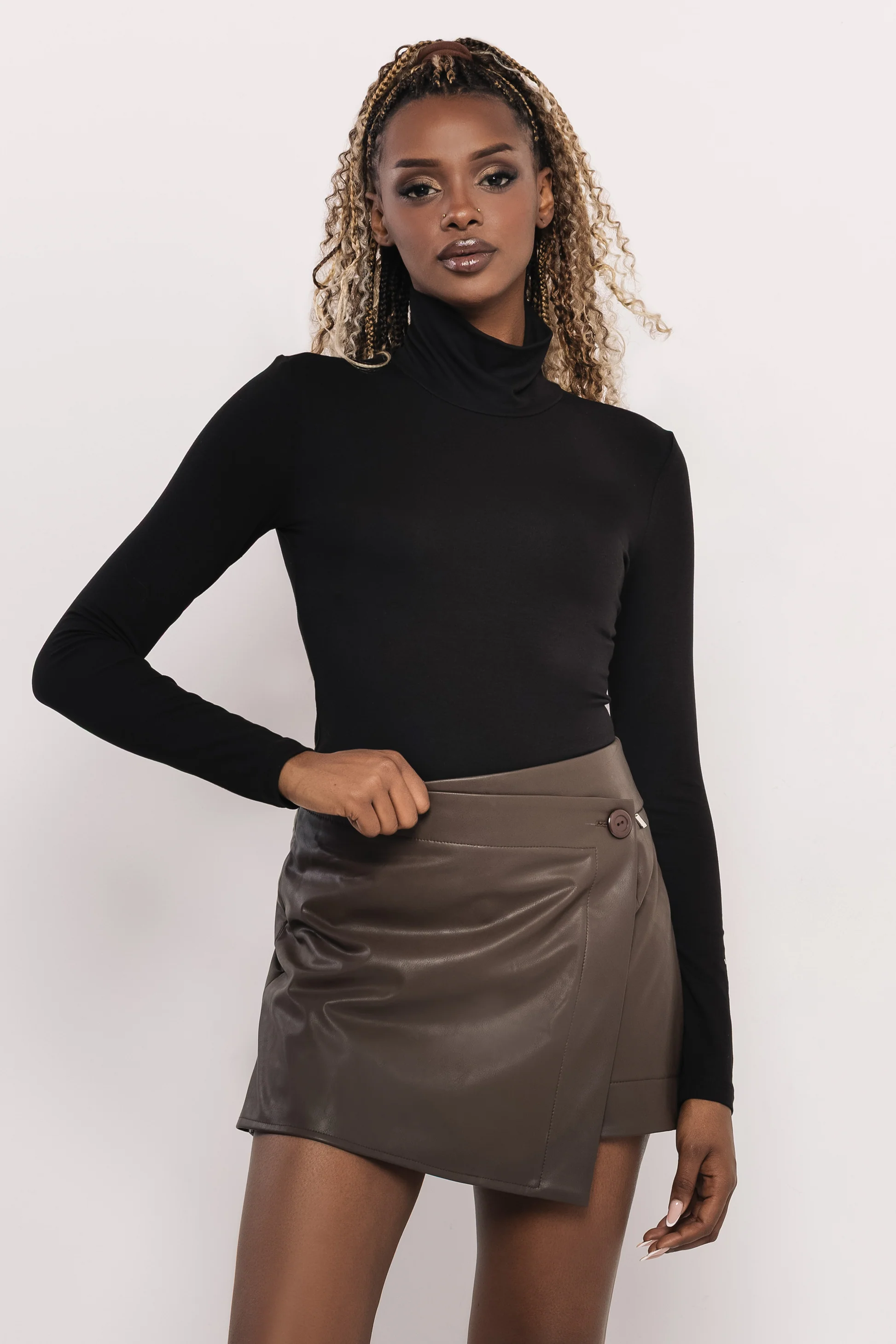 AMNESIA Nemila garbó/fekete